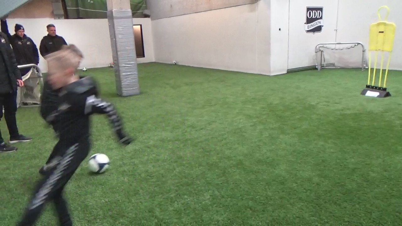 3 Cruyff-vending.MP4